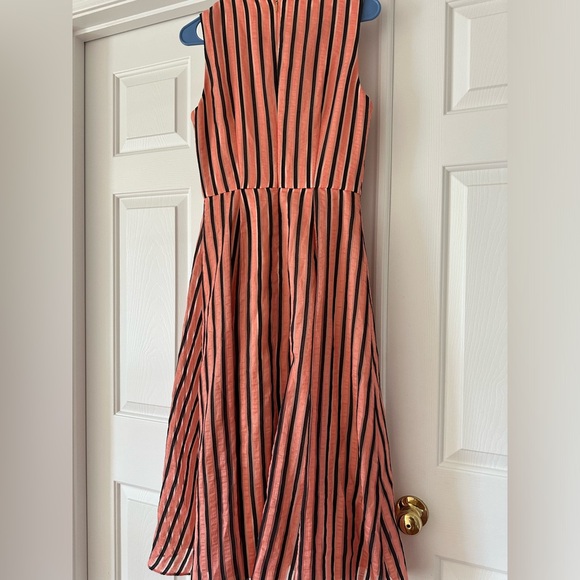 Dress - Picture 4 of 4